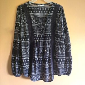 hint of mint Boho Embroidered Accent Top, PTP=19.5"